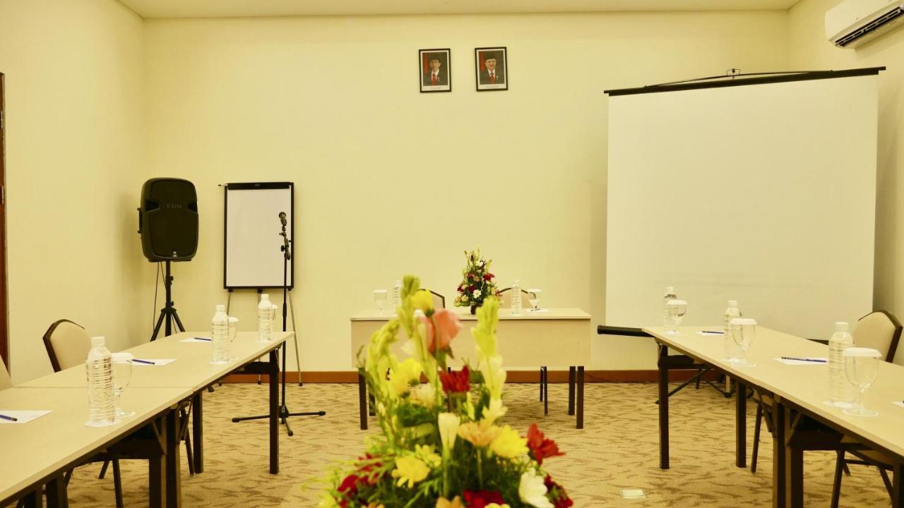 Zia Hotel Kuta Кута Экстерьер фото