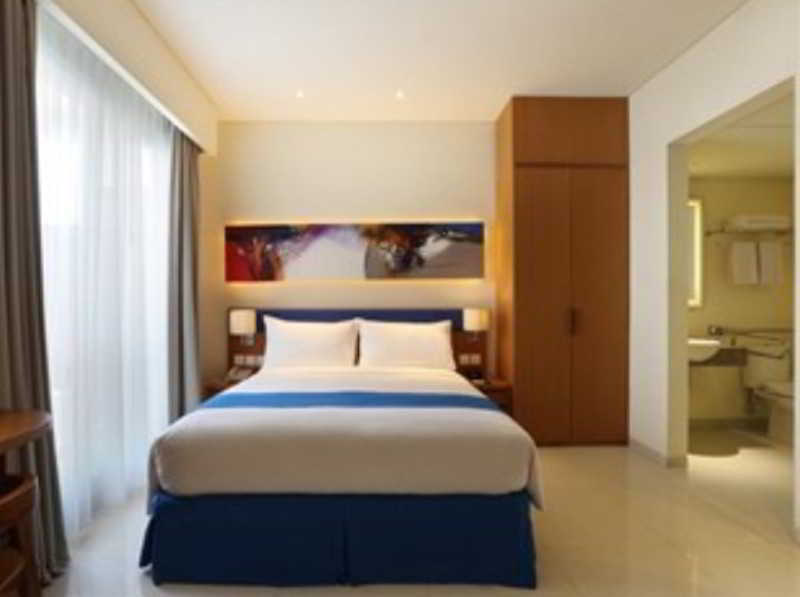 Zia Hotel Kuta Кута Экстерьер фото